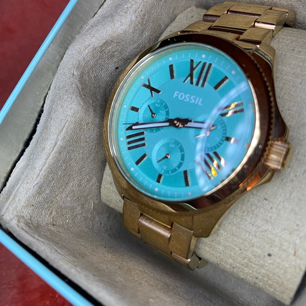FOSSIL Cecile Watch - Picture 3 of 8